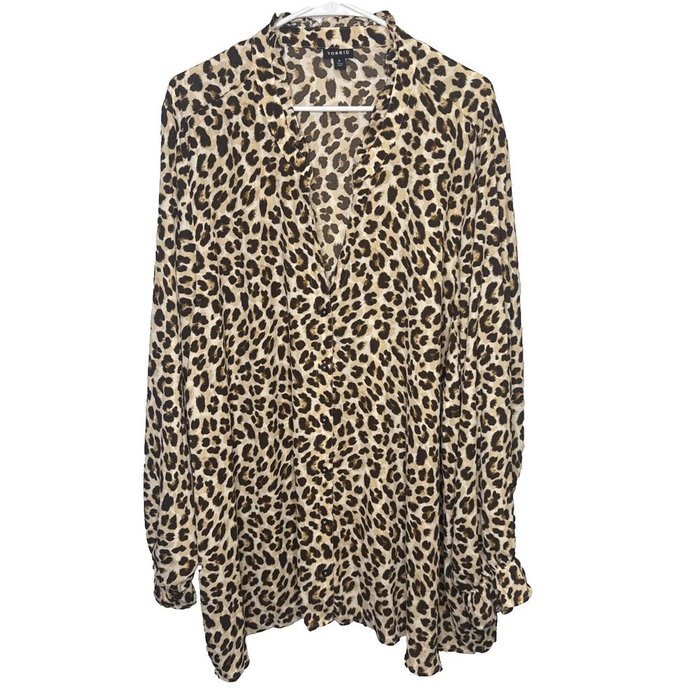 Torrid Women Plus Size 6 6XL Leopard Cheetah Print Blouse Long Sleeve V-Neck Top